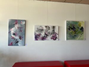 Sylvia Kneidinger Ausstellung Acrylbilder Stadtamt Traun 2024